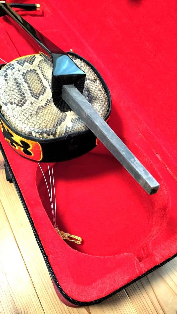ビンテージ三線、本革1枚張り、真壁型、美音