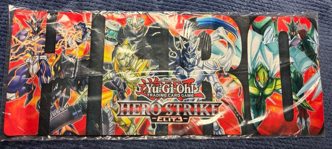 遊戯王　HERO Strike Elite 公式プレイマット　ダークロウ　十代