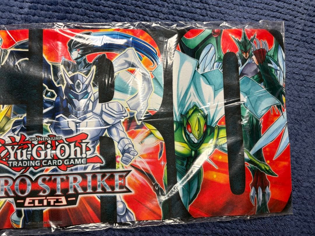 遊戯王　HERO Strike Elite 公式プレイマット　ダークロウ　十代