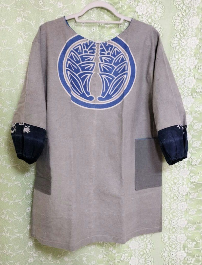 ハンドメイド　割烹着　藍染リメイク　半纏リメイク　印半纏　グレー　家紋