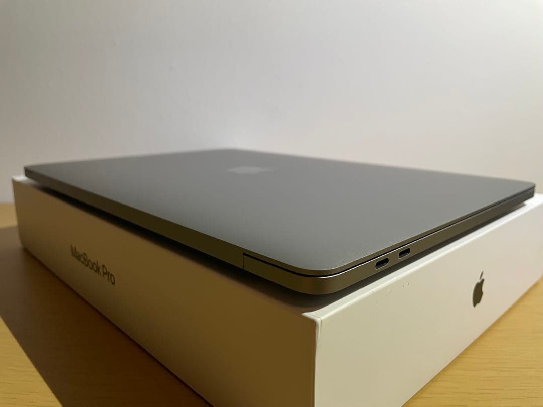 『美品』 MacBook Pro 2020 充電回数７４回、容量95%