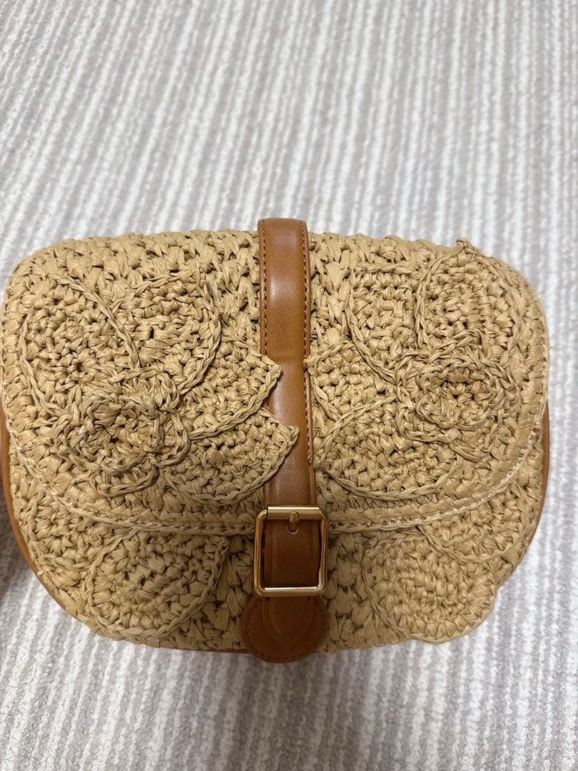 CHARLES & KEITH 花模様ショルダーバッグ