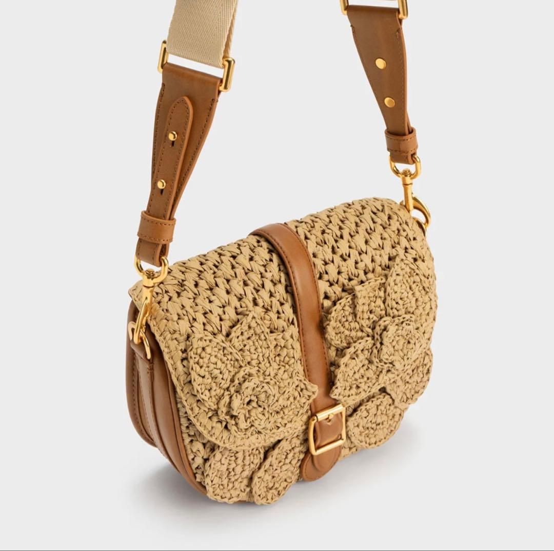 CHARLES & KEITH 花模様ショルダーバッグ