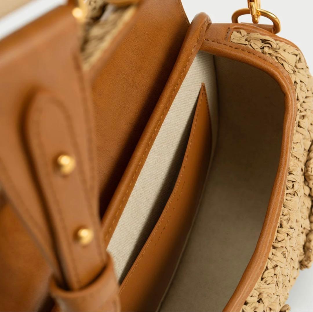 CHARLES & KEITH 花模様ショルダーバッグ