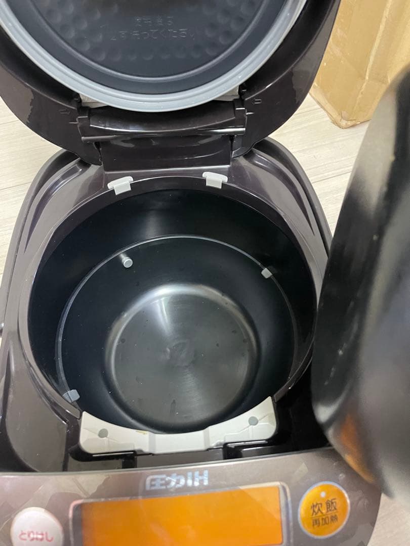 1.8L ZOJIRUSHI圧力IHジャー炊飯器NP-BE18