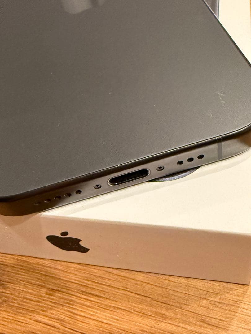 Apple iPhone15pro 256GB ブラックチタニウム SIMフリー