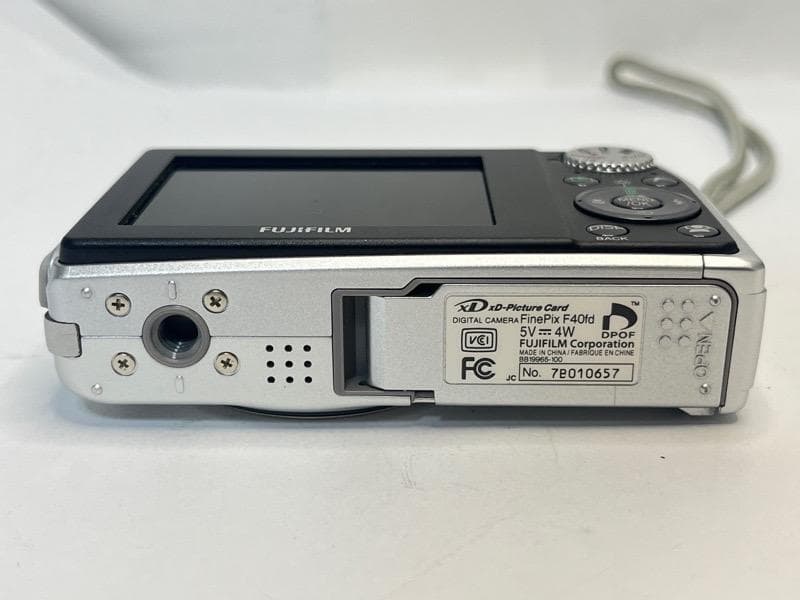 【美品】　FUJIFILM FinePix F40fd バッテリー、SDカード