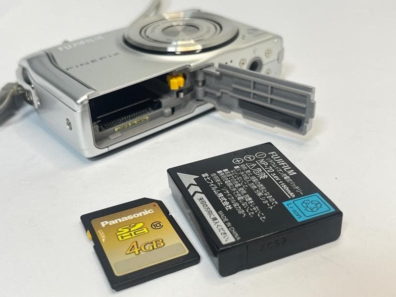 【美品】　FUJIFILM FinePix F40fd バッテリー、SDカード