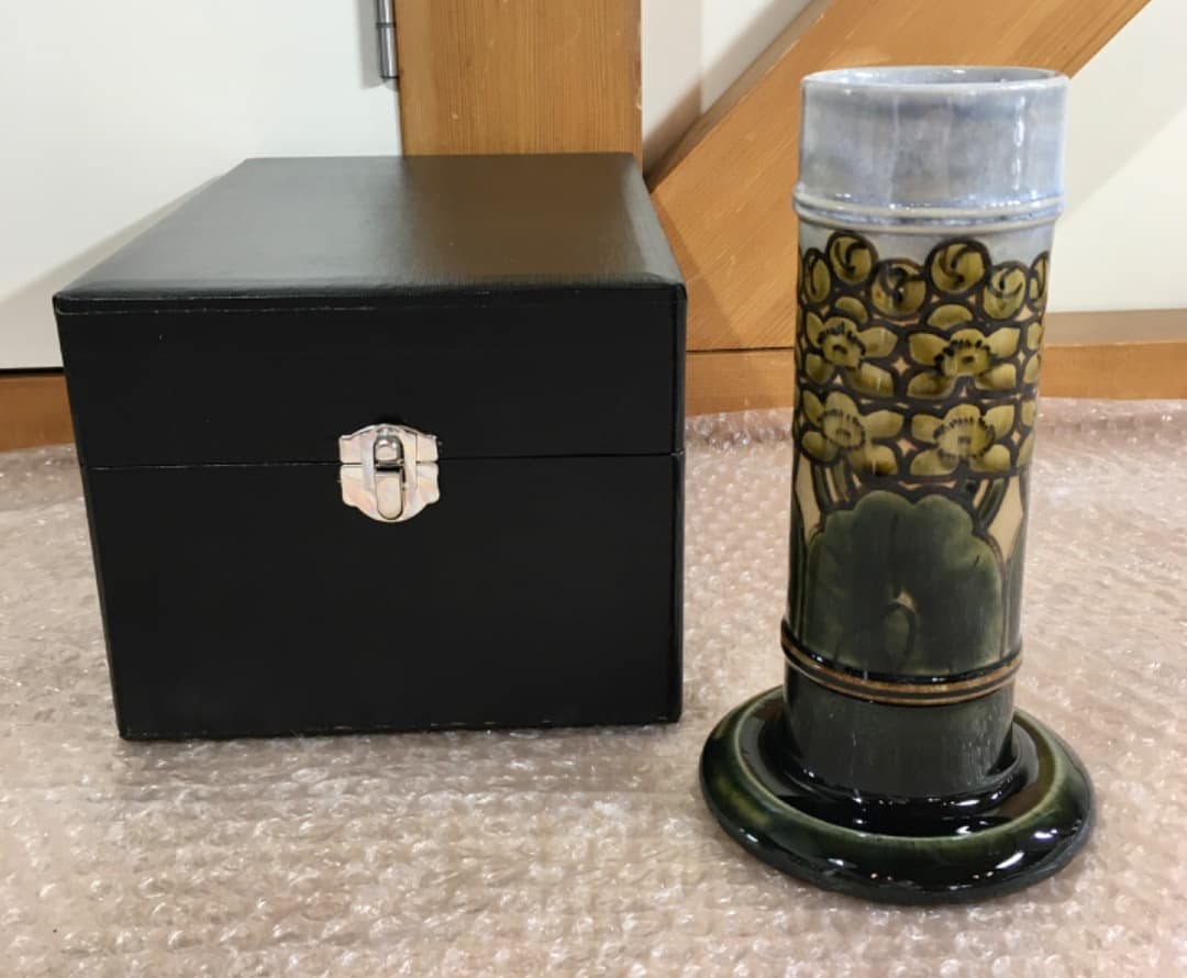 ○ロイヤルドルトン 花瓶 箱入り   フラワーベース