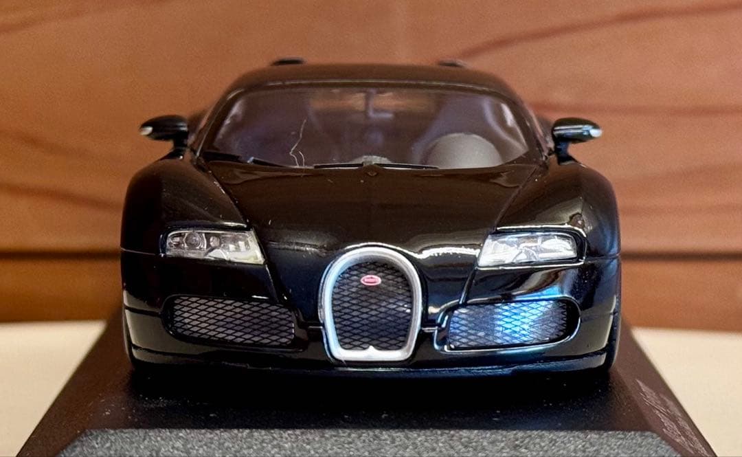 ブガッティ ヴェイロン　ミニチャンプス 1/43