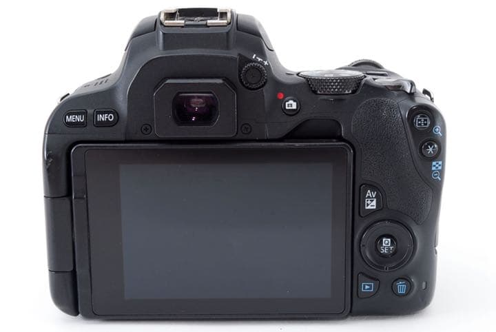 カメラバッグ付☆  キャノン canon kiss x9標準レンズセット