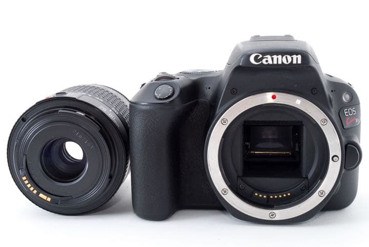 カメラバッグ付☆  キャノン canon kiss x9標準レンズセット
