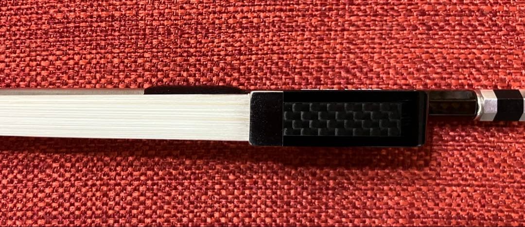 CodaBow（コーダボウ）LUMA カーボン製バイオリン弓4/4