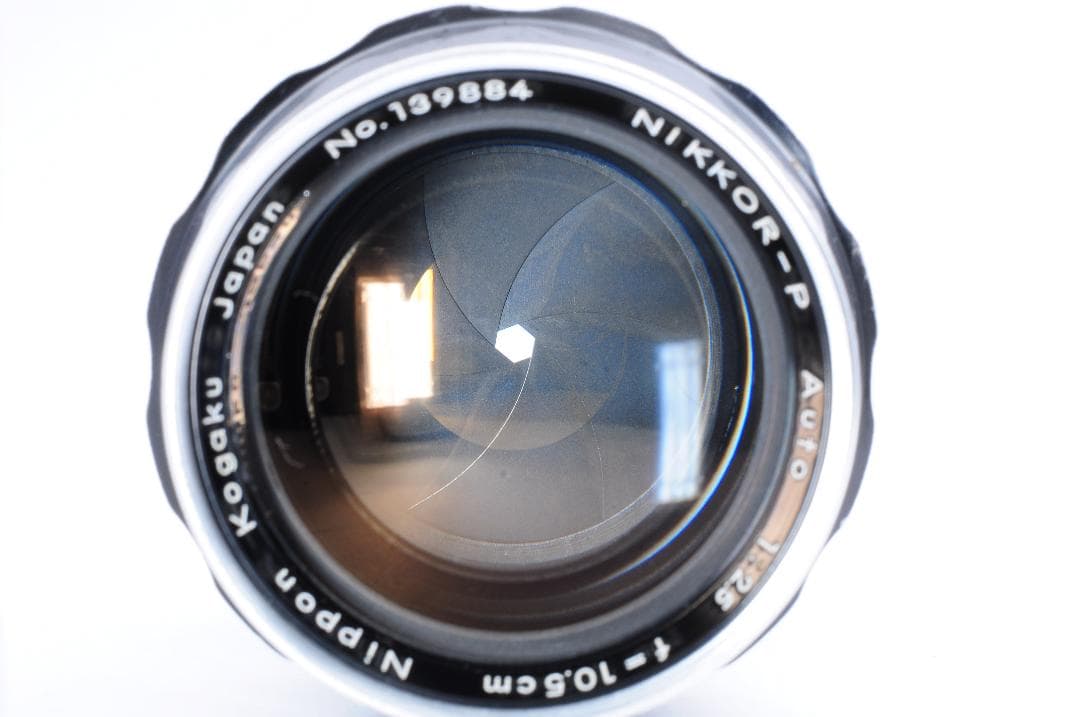 Nikon NIKKOR-P 105mm F2.5 Fマウント