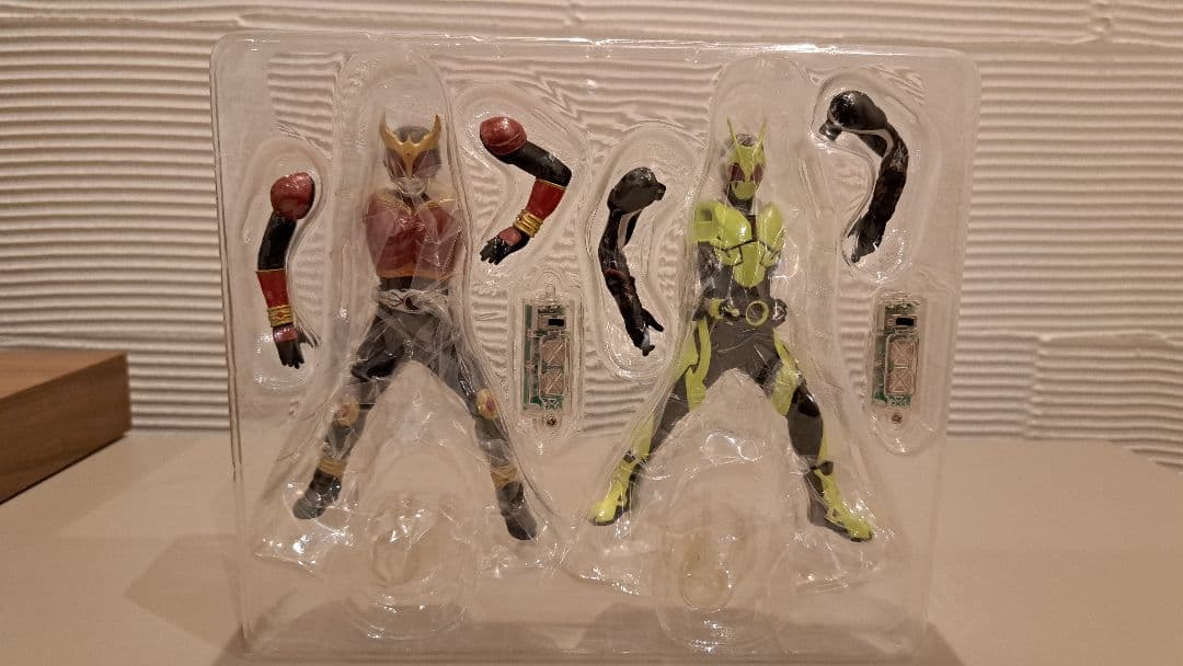 アルティメットルミナス　仮面ライダー　仮面ライダークウガ&ゼロワン