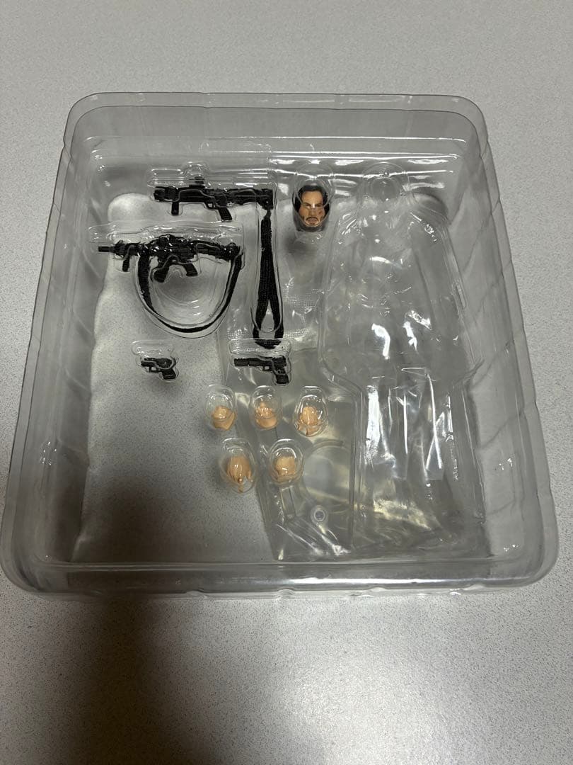 MAFEX No.070 JOHN WICK フィギュア　開封美品 オマケ付き。