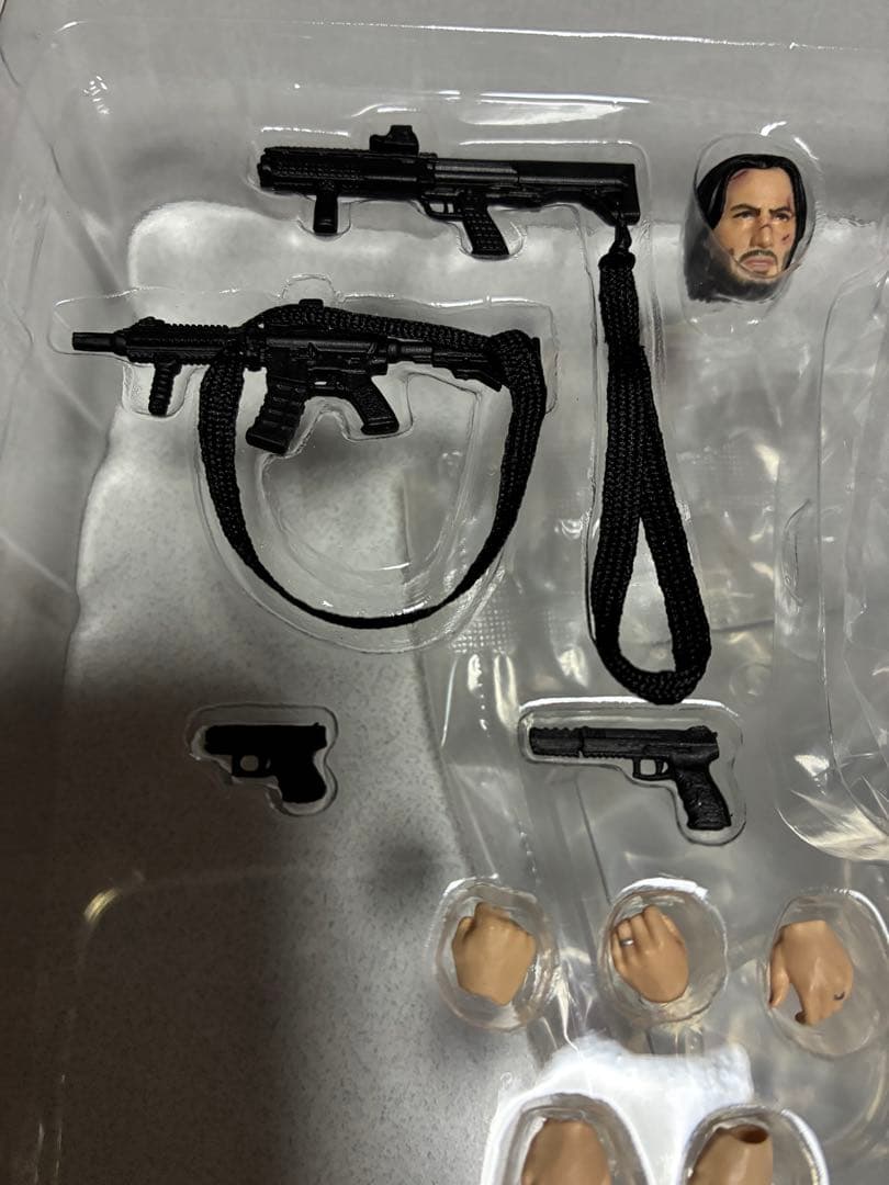 MAFEX No.070 JOHN WICK フィギュア　開封美品 オマケ付き。