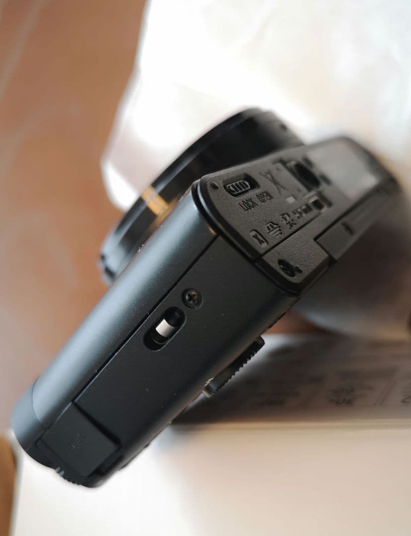 Sony cyber shot DSC-WX500 ケース&三脚付き