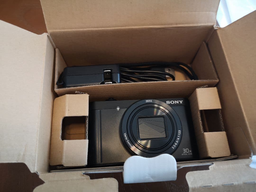 Sony cyber shot DSC-WX500 ケース&三脚付き
