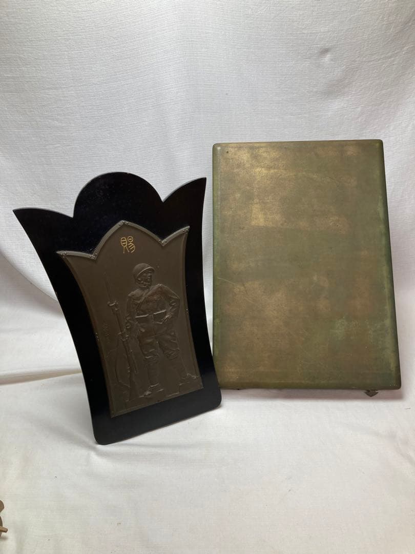 日名子実三　恩賜の盾　満州事変の記念品　陸軍大臣　箱あり傷みあります　日本軍