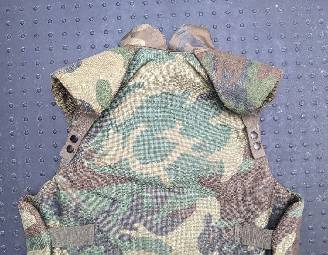 防弾チョッキ　ボディーアーマー　米軍　迷彩　アメリカ軍　実物品