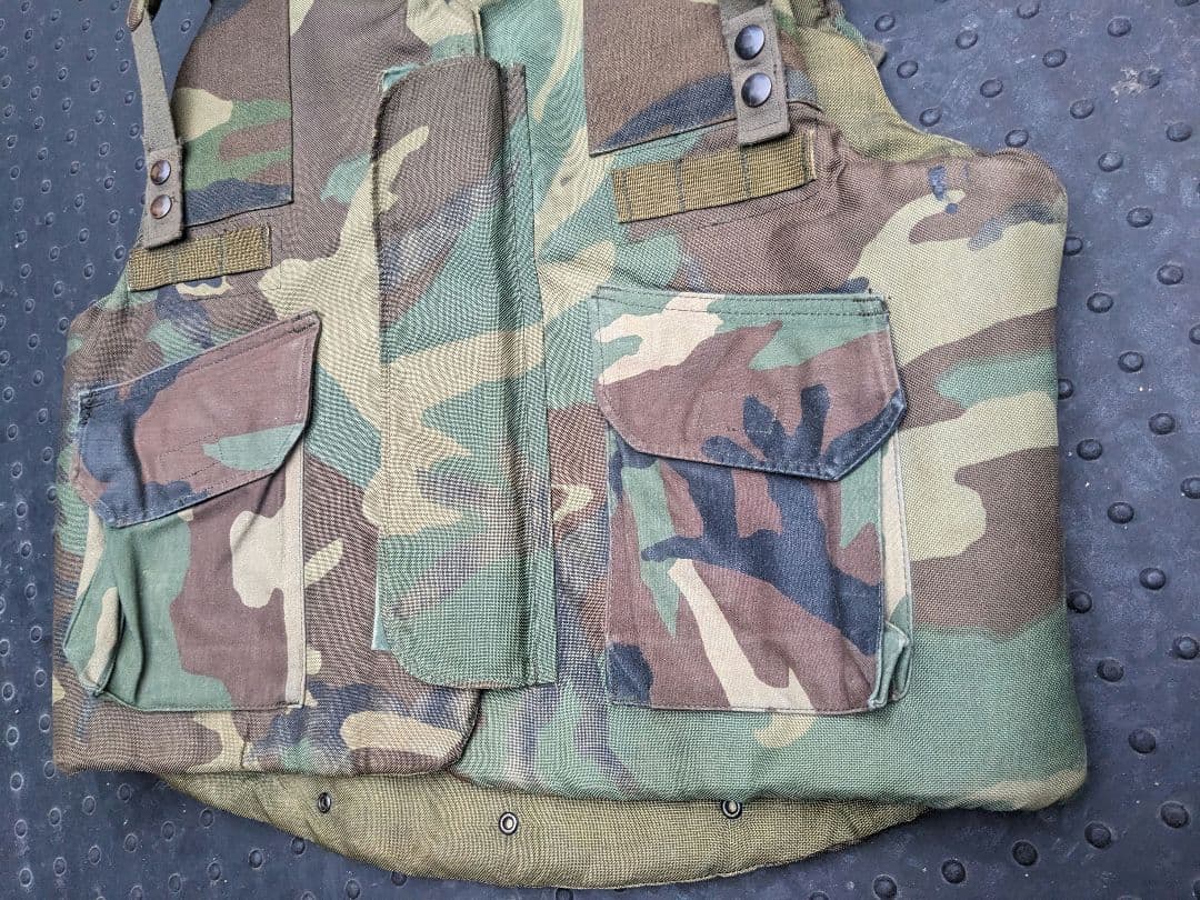 防弾チョッキ　ボディーアーマー　米軍　迷彩　アメリカ軍　実物品