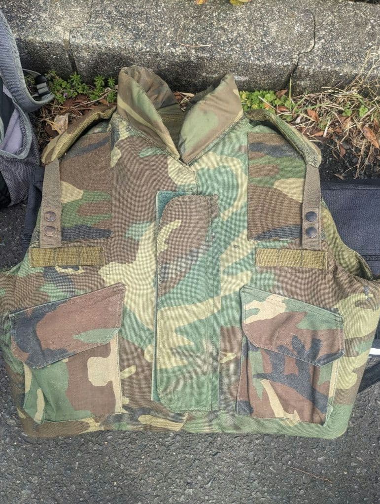 防弾チョッキ　ボディーアーマー　米軍　迷彩　アメリカ軍　実物品