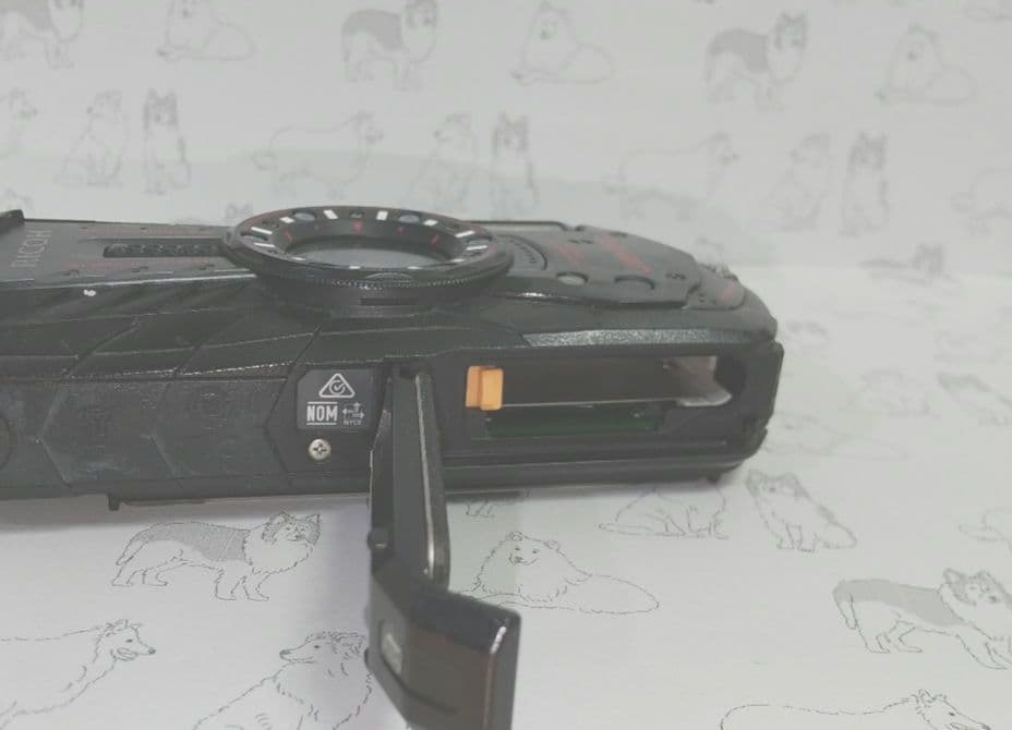 【RS56】RICOH WG-30 デジカメ 本体
