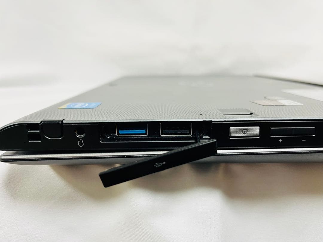 富士通ARROWS Tab Q775/Kフルセット キーボード＋拡張クレードル