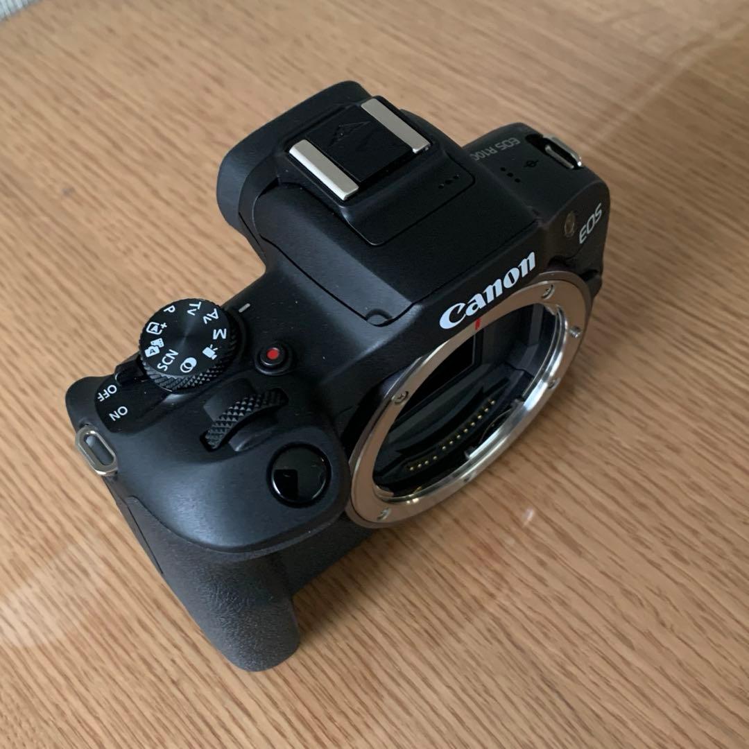 Canon EOS R100 ボディ　ボトムケース付き　美品
