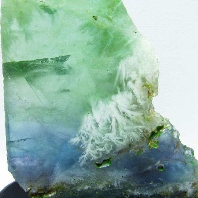 神秘の色彩！ エンジェルフェザー フローライト 原石[T41-837]