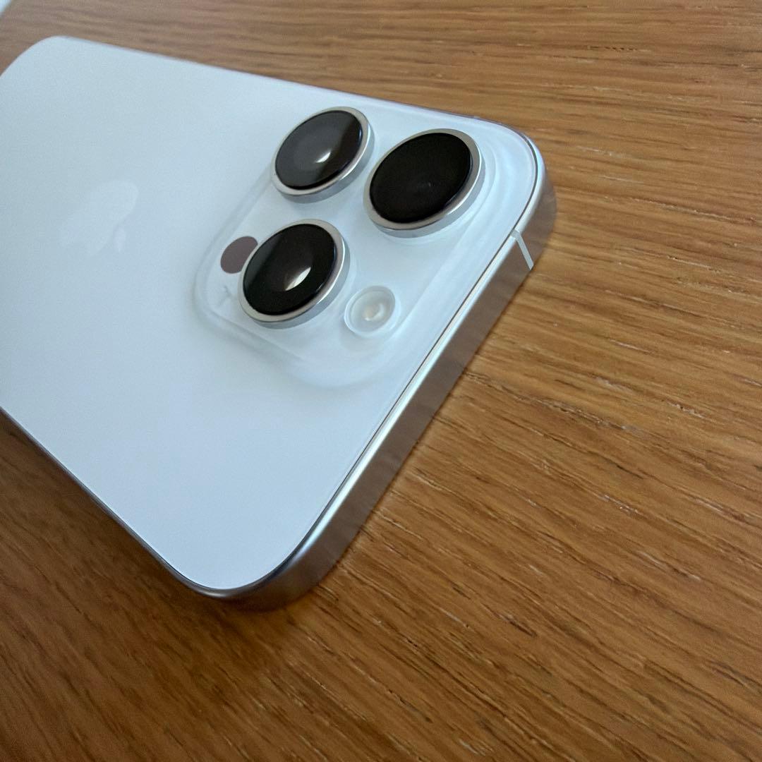 おまけ付き iPhone16Pro 1TB 国内simフリー ホワイトチタニウム