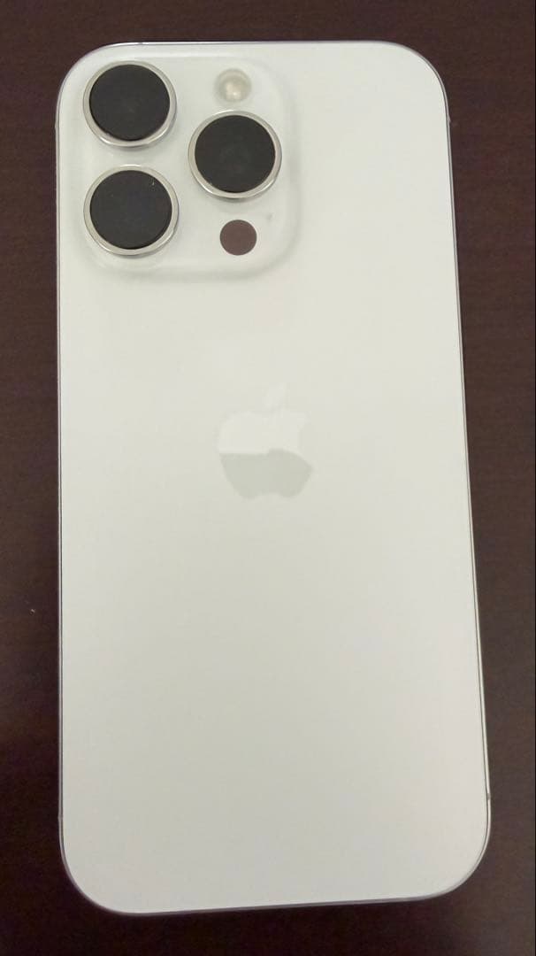 iPhone16 pro ホワイトチタニウム　1TB フィルム付き