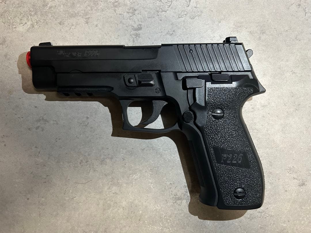 東京マルイ SIG SAUER P226 RAIL＋マガジン