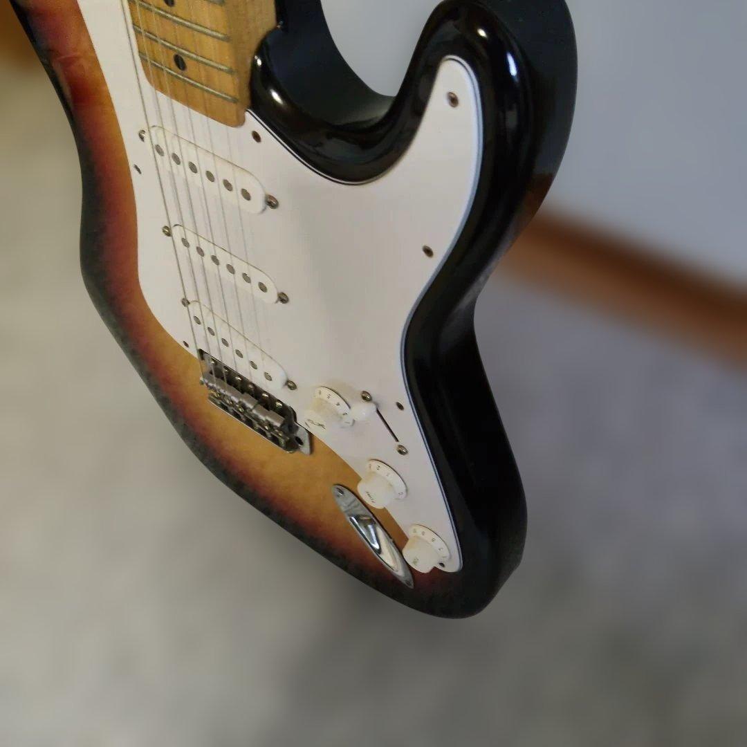 フランプトン　ストラトキャスター タイプ　エレキギター　昭和のコピーモデル