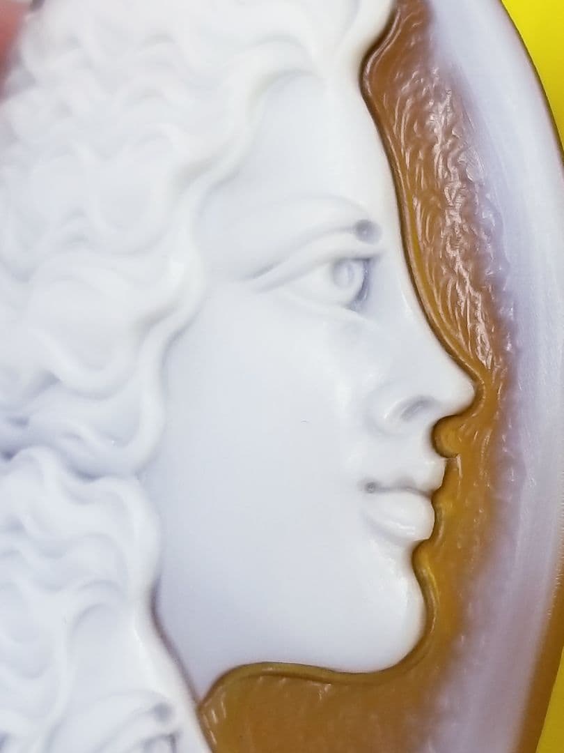 KS-211 【カルロ・パルラーティ作】天然シェルカメオルース