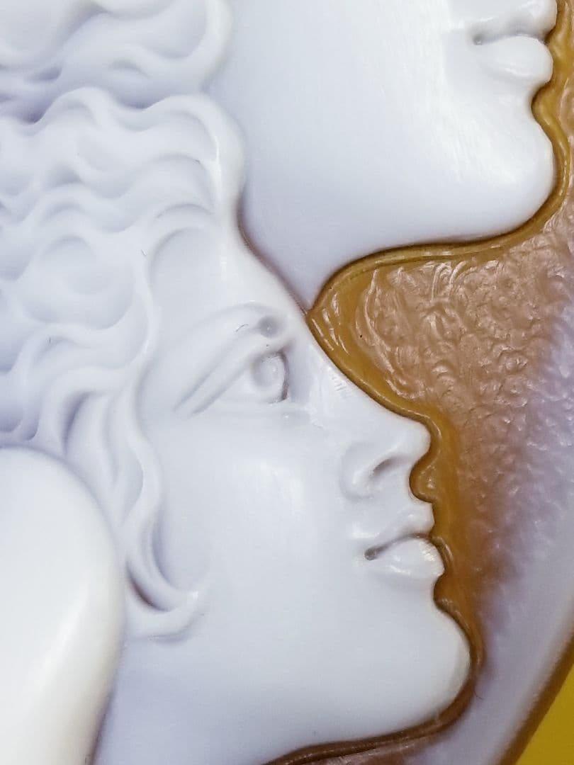 KS-211 【カルロ・パルラーティ作】天然シェルカメオルース