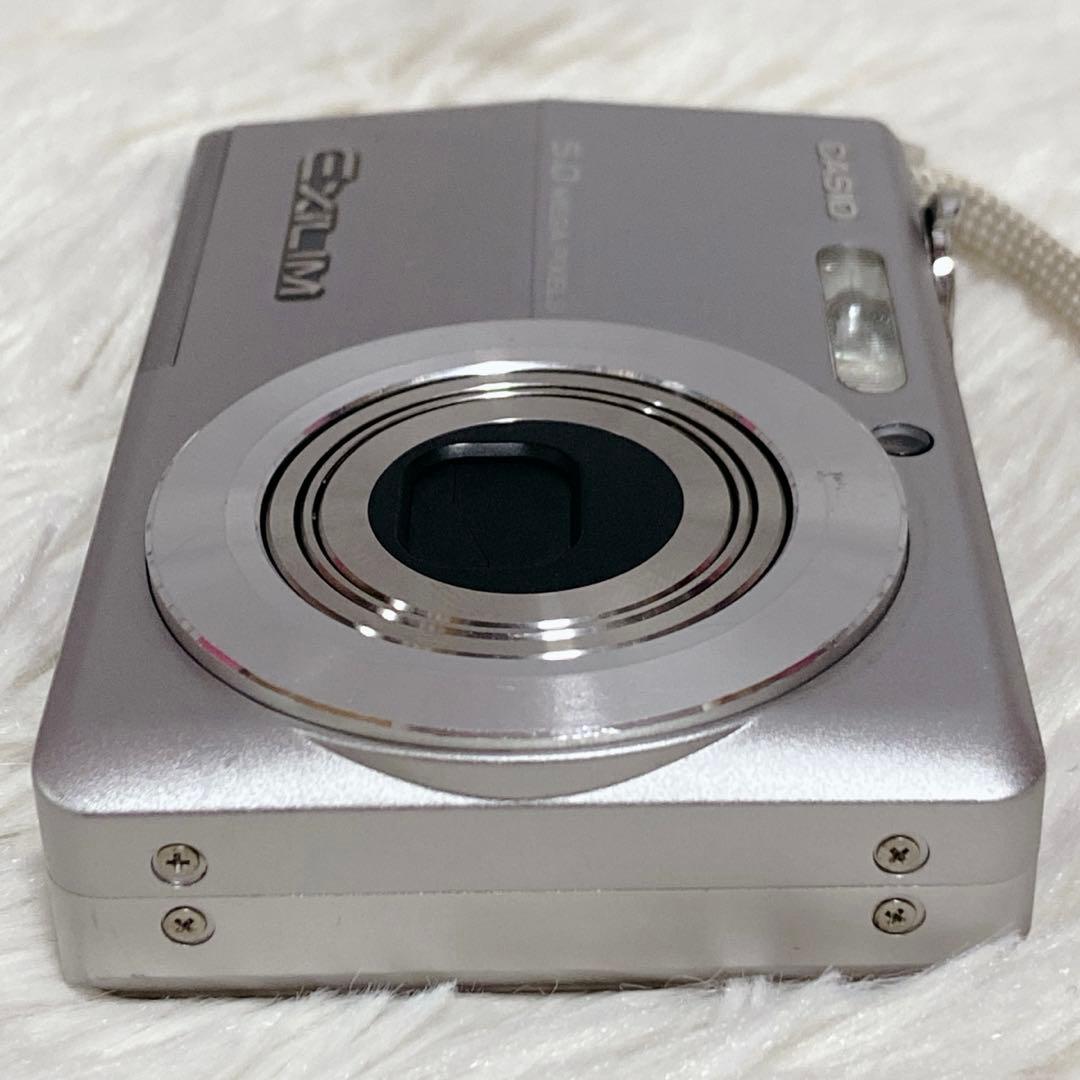 【極美品】 CASIOカシオEXILIM EX-Z500 デジカメ シルバー