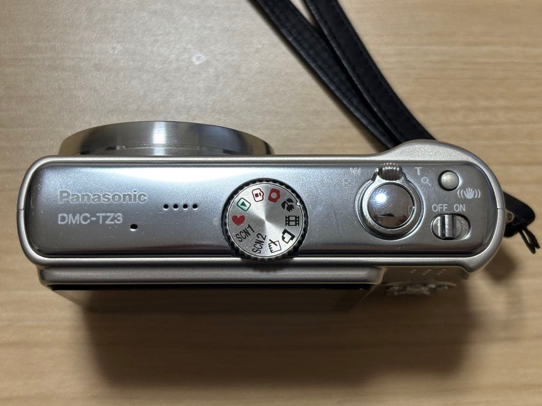 【美品】LUMIX DMC-TZ3 10倍光学ズーム シルバー ケース付属