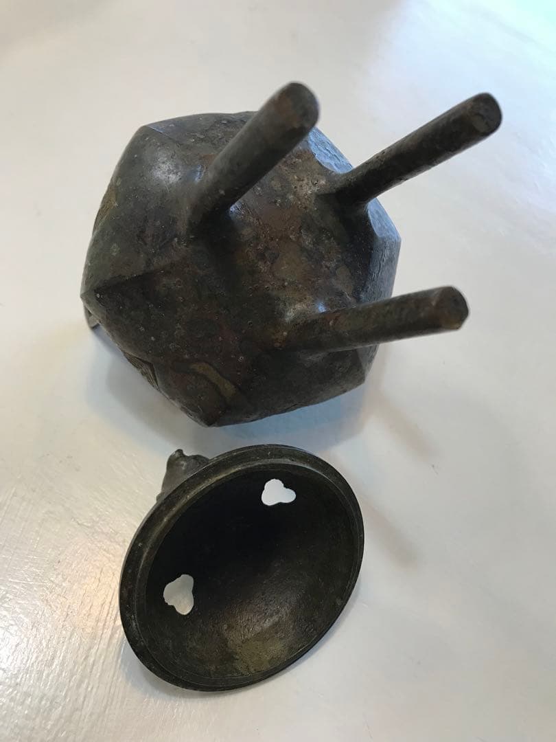 鋳物の香炉