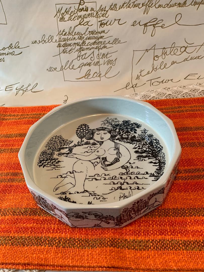 ビヨンヴィンブラッド　ビンテージの題名はバスルームのスーザン！でも可愛いです！