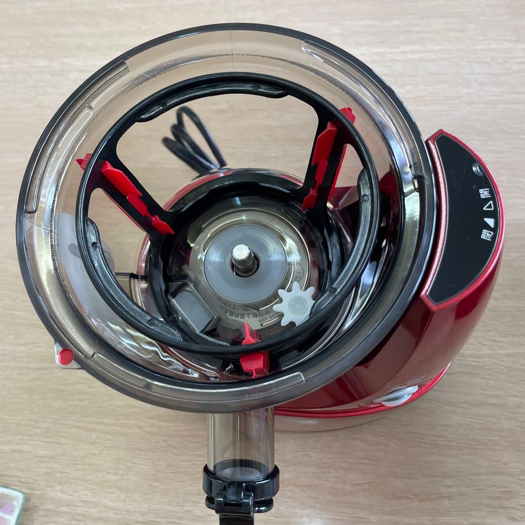 kurings クビンス　ホールスロージューサー　JSG-641M 新品、未使用