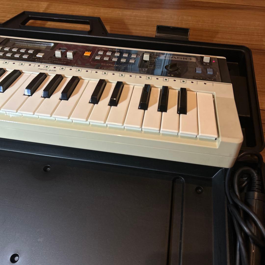 カシオ　シンセサイザー　キーボード CASIO Casiotone MT-70