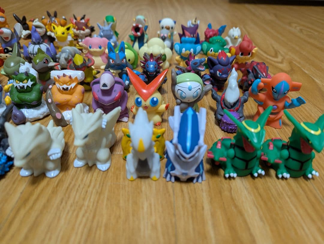ポケモン　ソフビ　86体まとめ売り（ブラック・ホワイト多）