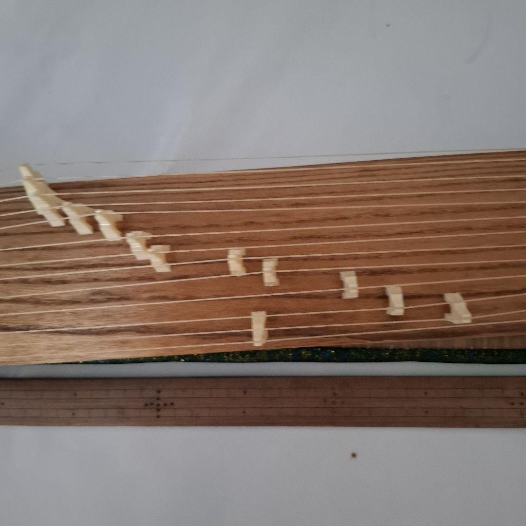 13弦の 華やかな装飾のミニお琴