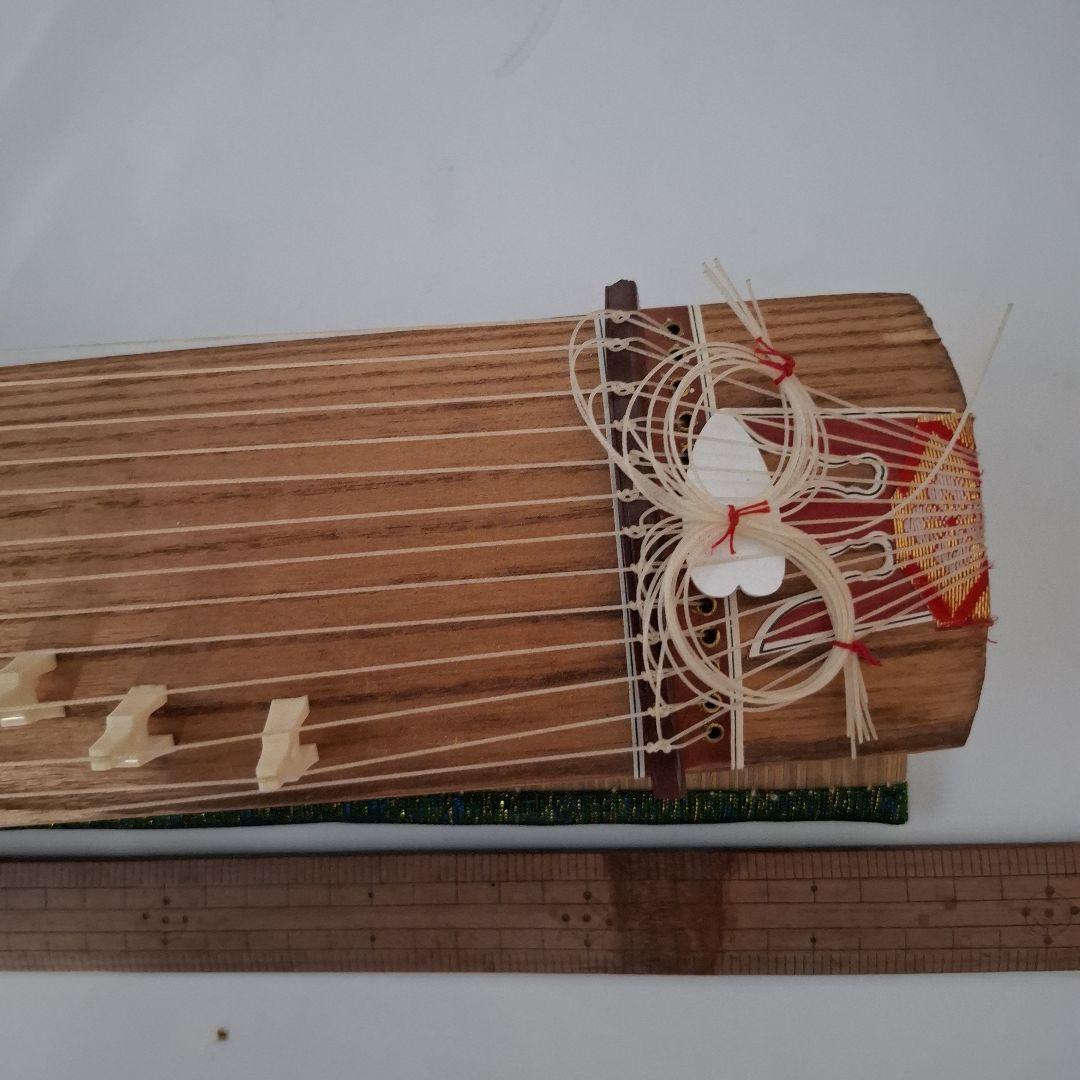 13弦の 華やかな装飾のミニお琴