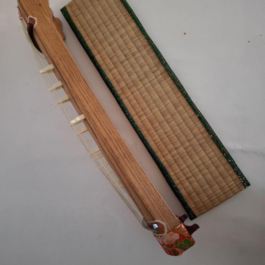 13弦の 華やかな装飾のミニお琴