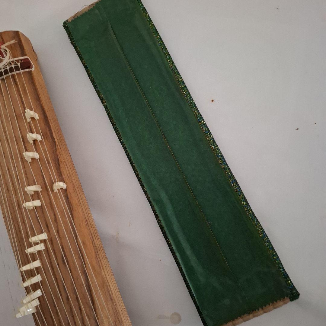 13弦の 華やかな装飾のミニお琴