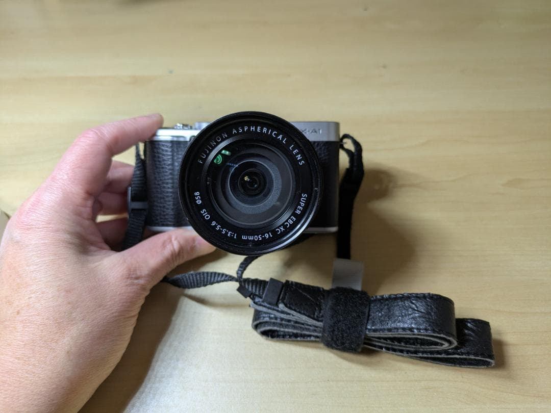 Fujifilm X-A1 ミラーレスカメラ