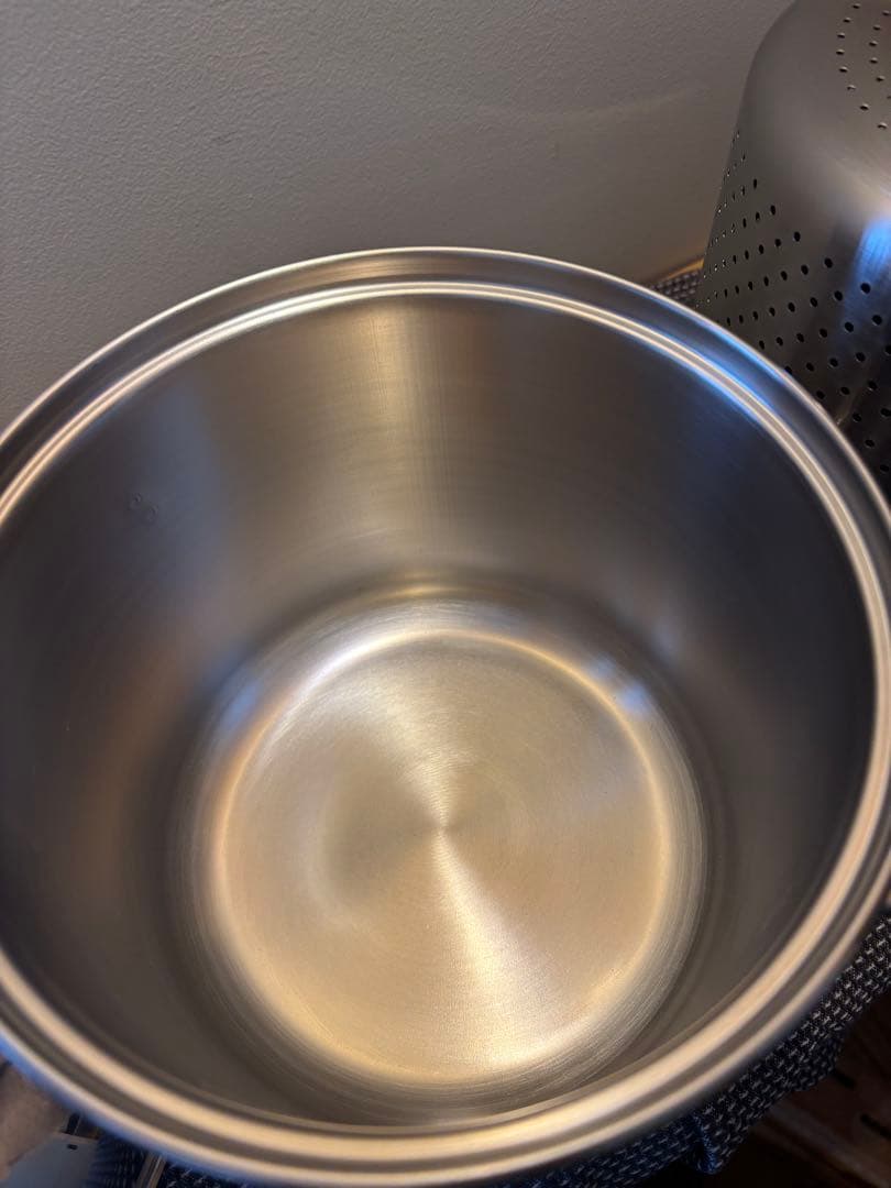 エレッセ　イタリア製　ステンレス　パスタポット　ストレーナー付き